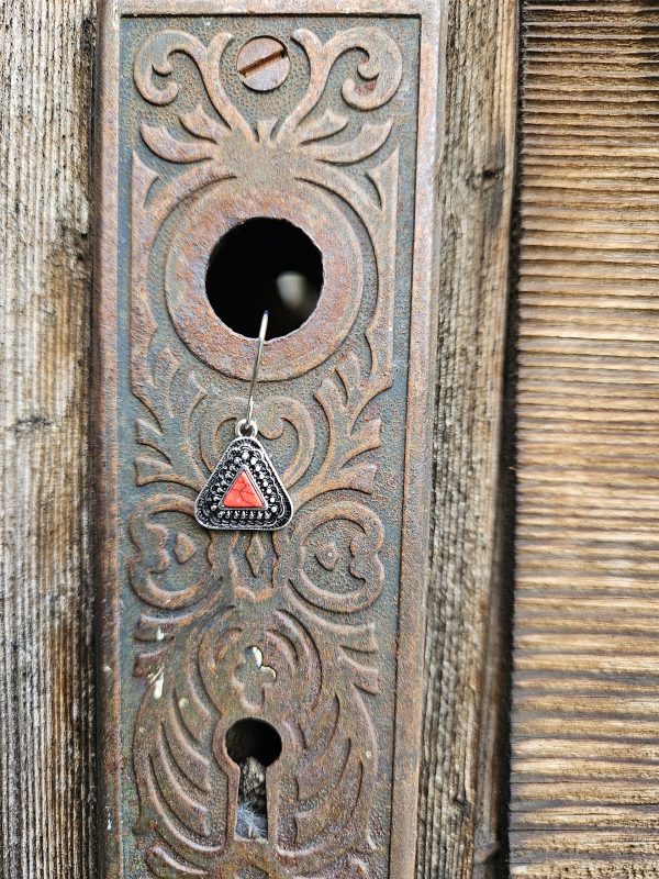 Western Red Triangle Earrings - Image 3